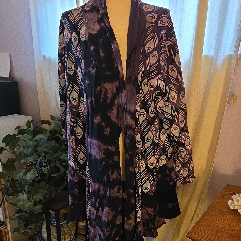 The Pyramid Collection Purple and Black Kimono